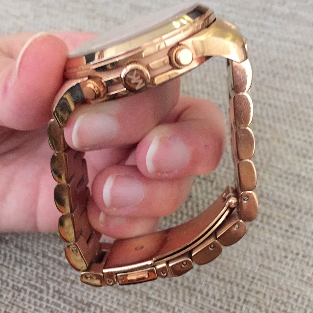 Michael Kors rose gold watch - Picture 6 of 7